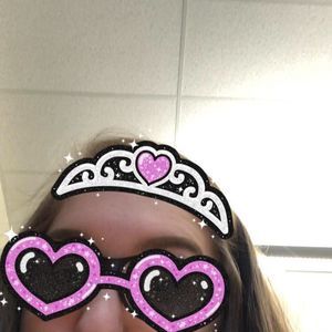 Meet your Posher, Maya